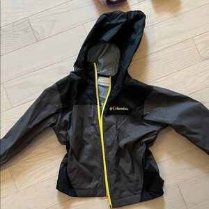 Columbia wind-breaker packable light rain coat